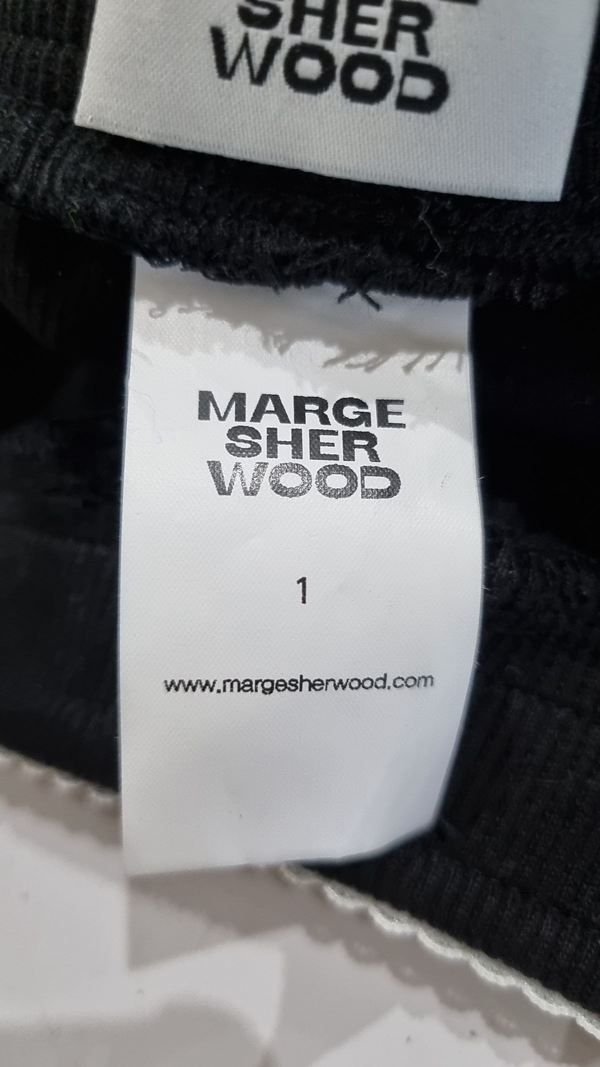 마지셔우드(MARGESHERWOOD) 숏팬츠 1