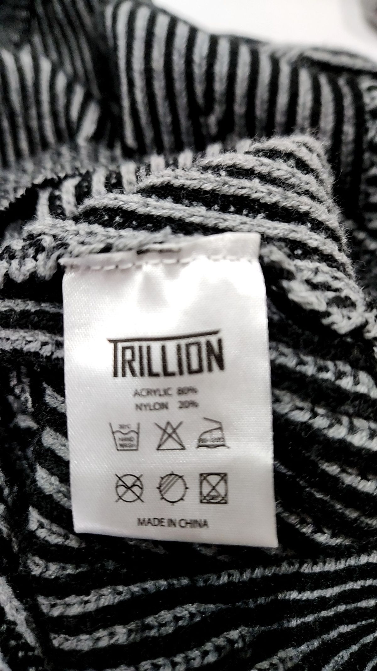 트릴리온(TRILLION) 니트/스웨터 L