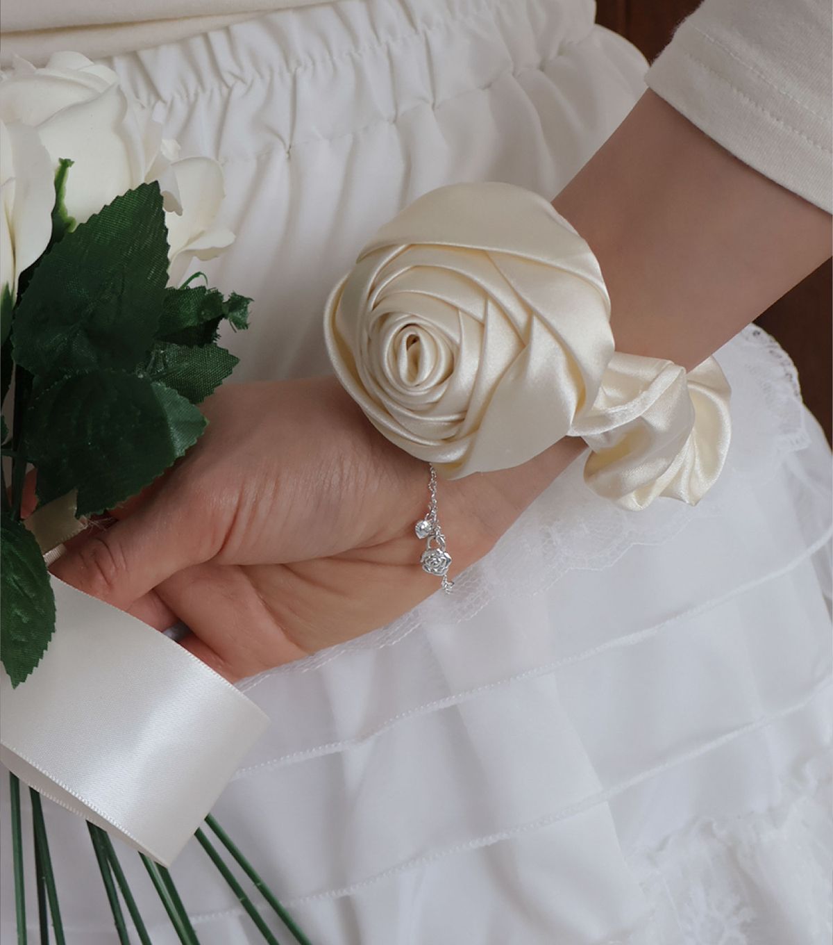 로아시(LOASI) lovely rose. rose heart chain bracelet