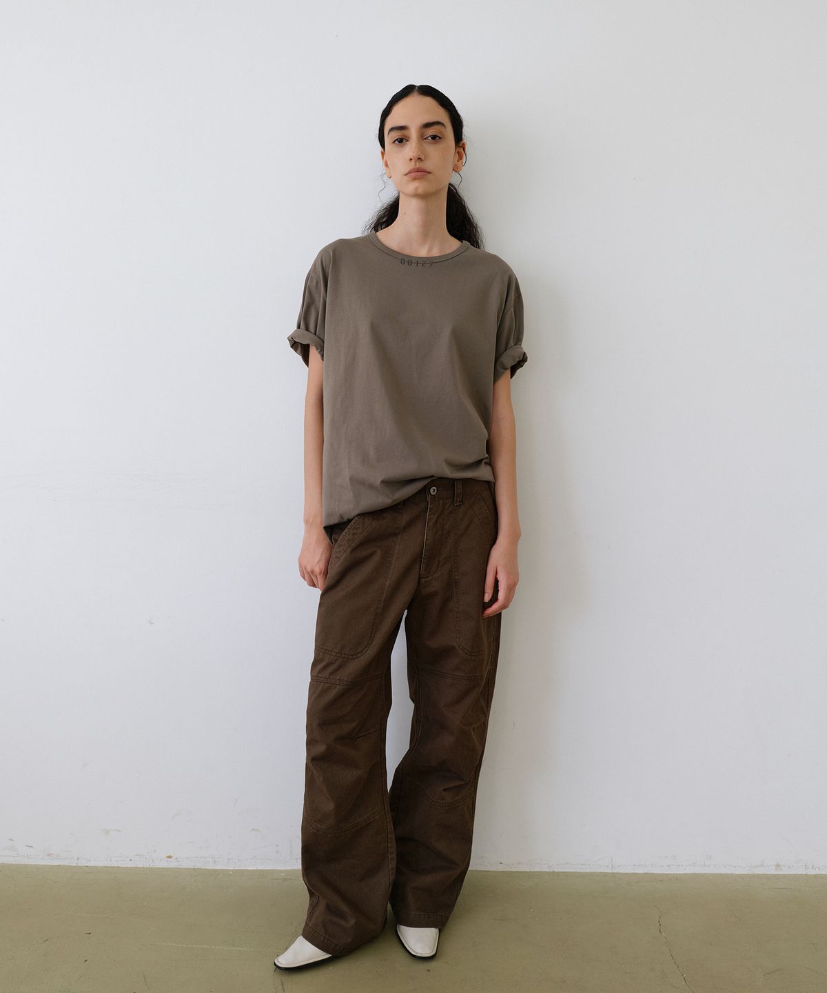 우네씬(UUNE SCENE) Unisex Record No.001 T-Shirt_Khaki