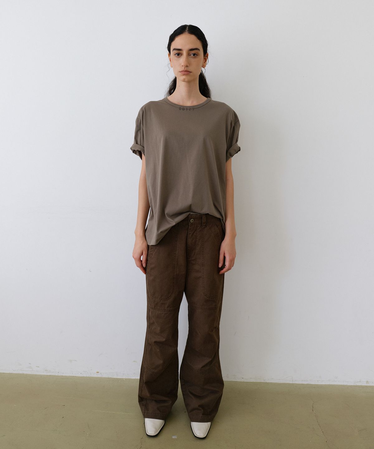 우네씬(UUNE SCENE) Unisex Record No.001 T-Shirt_Khaki