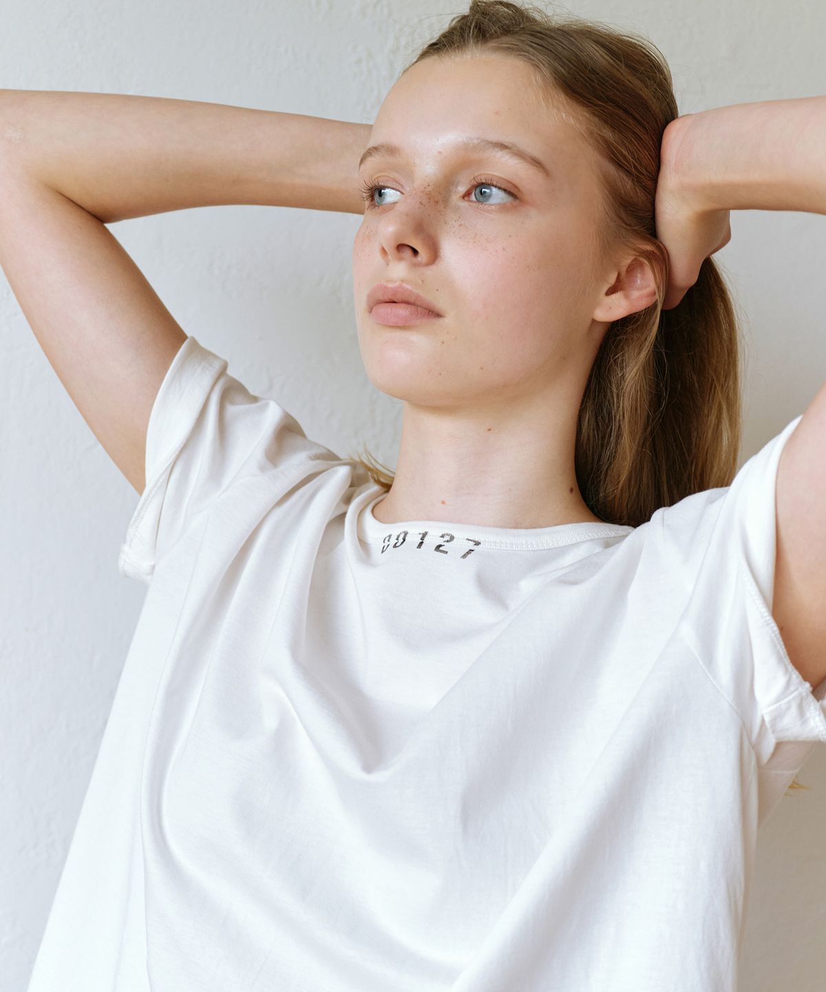 우네씬(UUNE SCENE) Unisex Record No.001 T-Shirt_Ivory