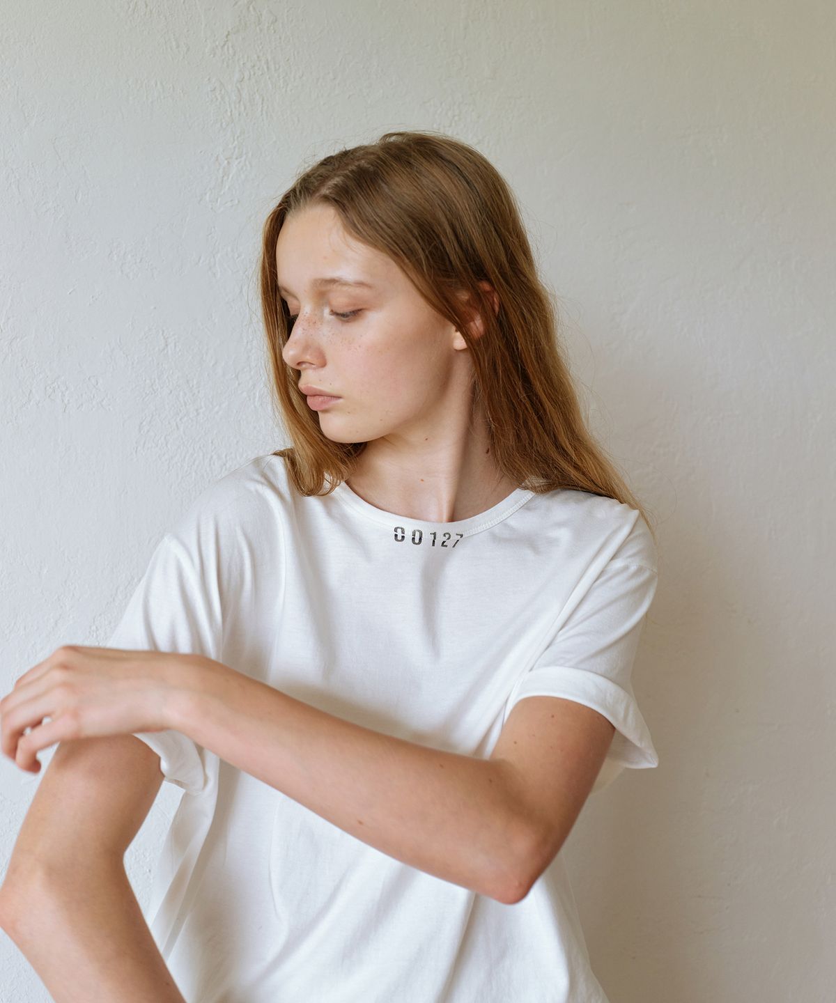 우네씬(UUNE SCENE) Unisex Record No.001 T-Shirt_Ivory