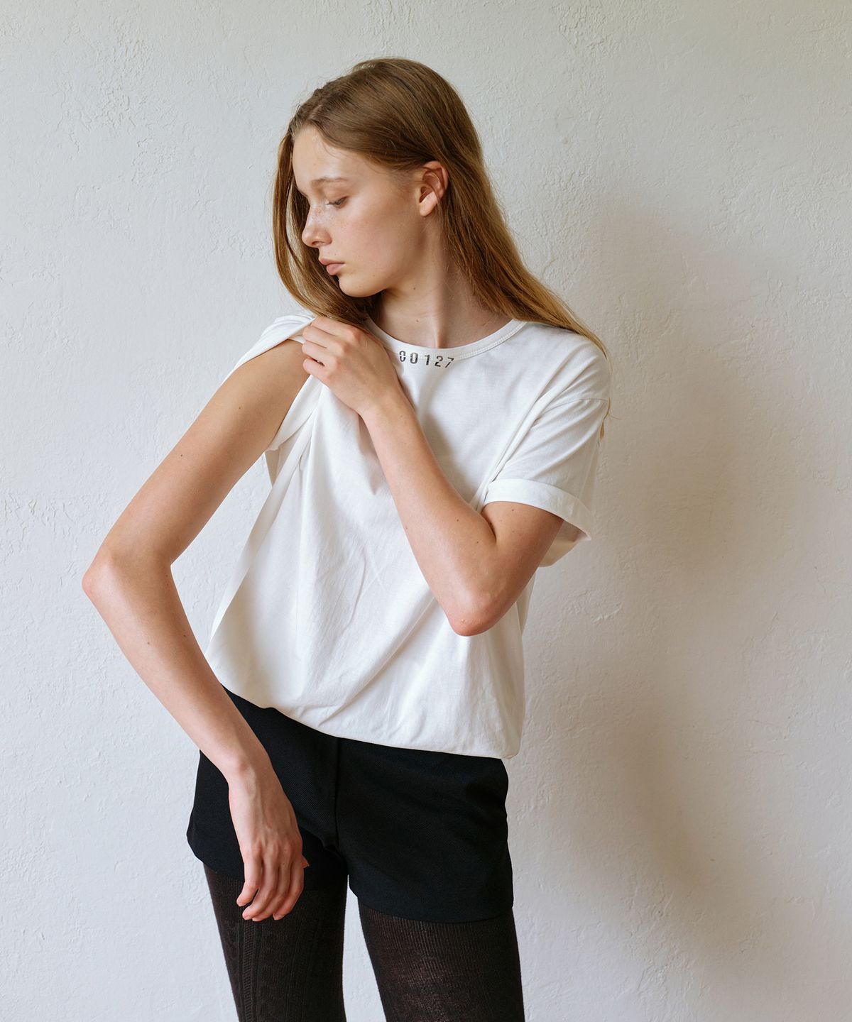 우네씬(UUNE SCENE) Unisex Record No.001 T-Shirt_Ivory