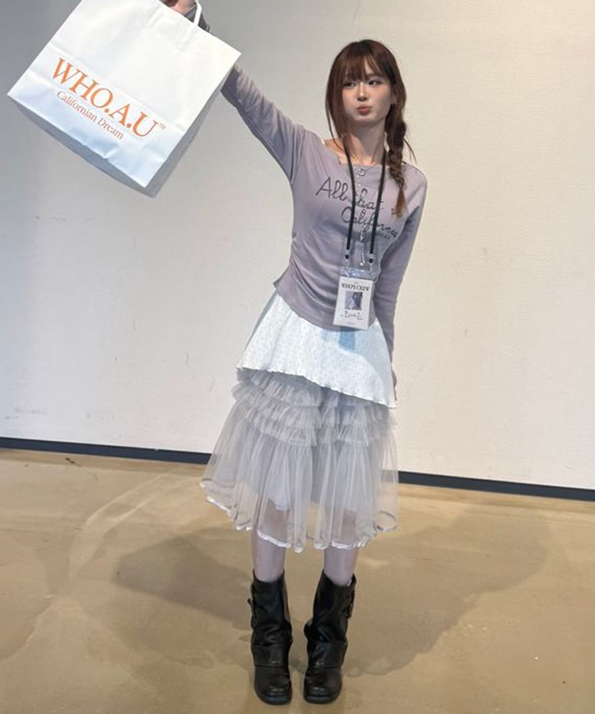 후아유(WHO.A.U) One-Shoulder Long Sleeve T-shirt(F) / WHLAG3827F