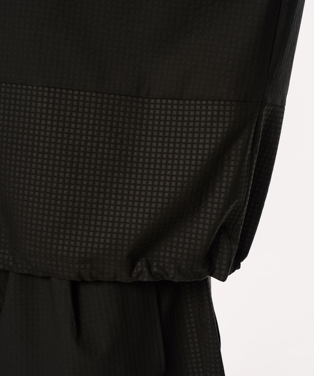 코드모프(CODEMORPH) 아스킨 쿨링 엠보 오버핏 반팔 탑 블랙