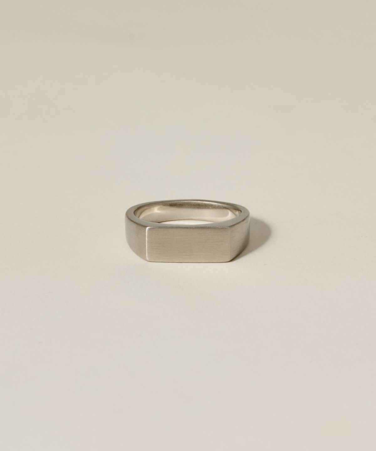 노비스도쿄(NOVICE TOKYO) 빈티지 렉탱글 시그넷 반지 Vintage Rectangle Signet Ring [Stainless]