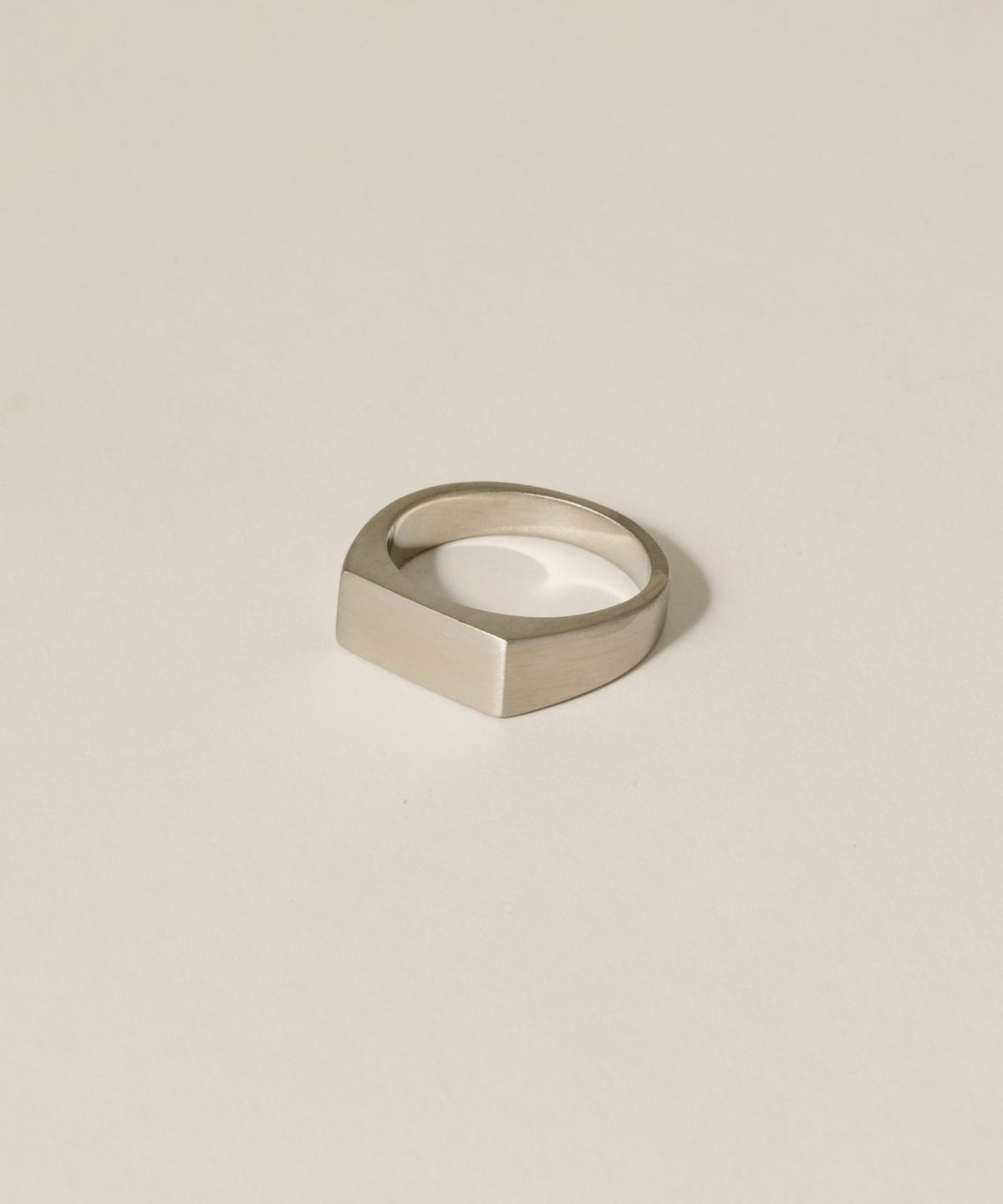 노비스도쿄(NOVICE TOKYO) 빈티지 렉탱글 시그넷 반지 Vintage Rectangle Signet Ring [Stainless]
