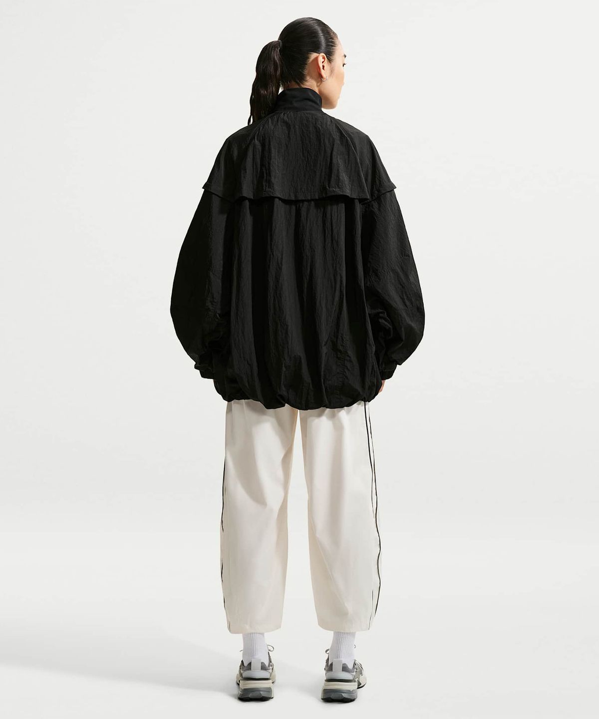 나이키(NIKE) 스포츠웨어 오버사이즈 벌룬 트랙 재킷 W - 블랙:세일:블랙 / IM8166-010