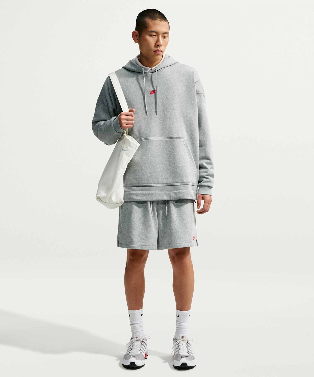 나이키(NIKE) 스포츠웨어 클럽 오버사이즈 프렌치 테리 풀오버 후디 M - 다크 그레이 헤더:라이트 스모크 그레이:유니버시티 레드 / IF0746-064