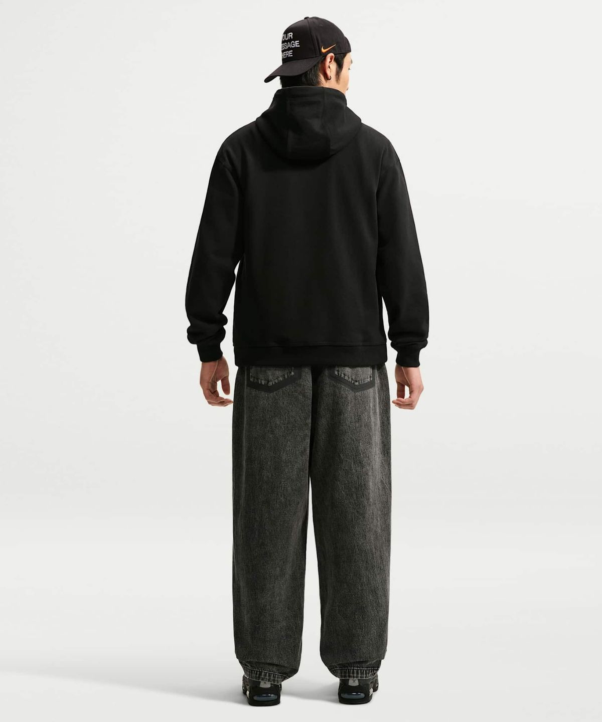 나이키(NIKE) 유어 메시지 히어 블랙 진 M - 블랙:세이프티 오렌지 / IR8190-010