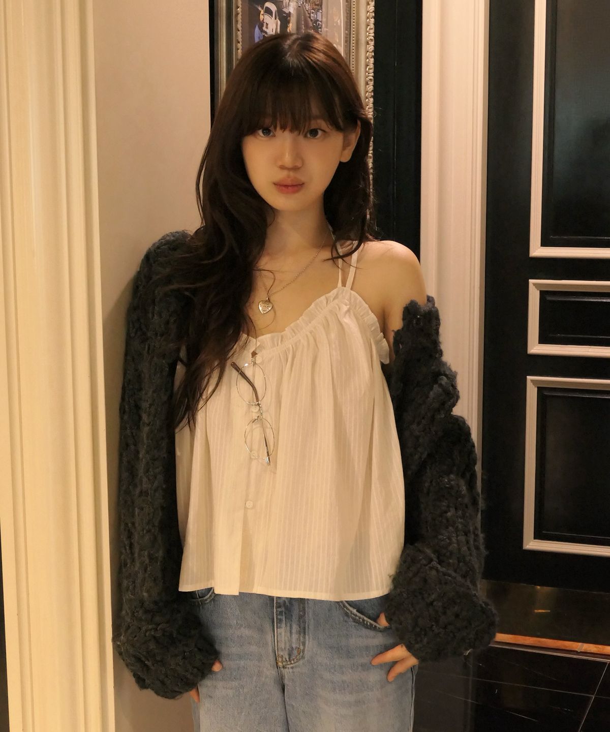 108파운드(108POUND) Winnie Handcrafted Cardigan_Charcoal