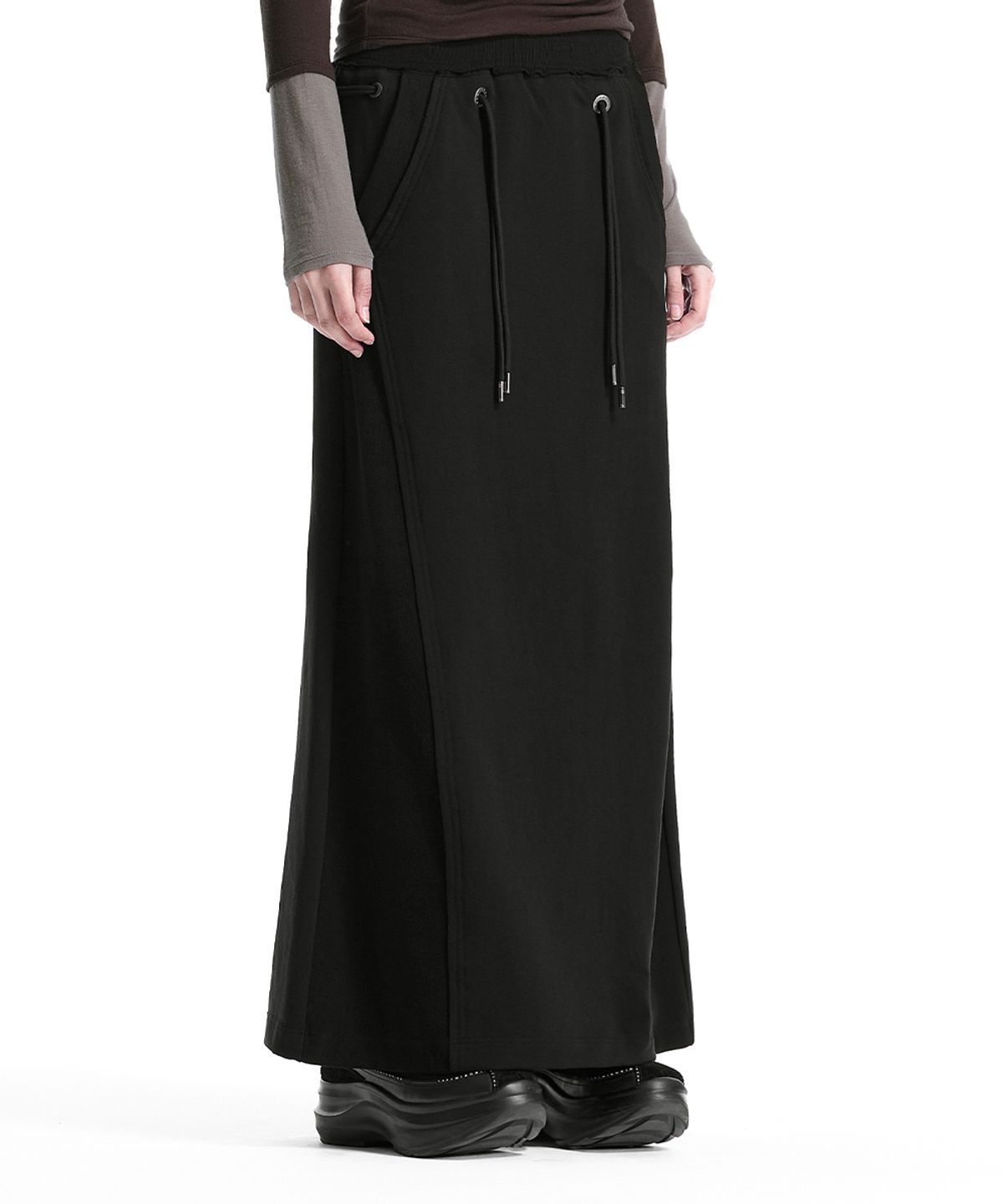 트리밍버드(TREEMINGBIRD) Lace-Up Eyelet Set-Up Skirt [ Black ]