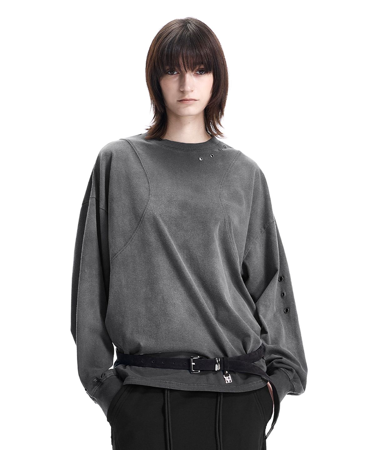트리밍버드(TREEMINGBIRD) Eyelet Pigment-Washed Long-Sleeve Tee [ Charcoal ]