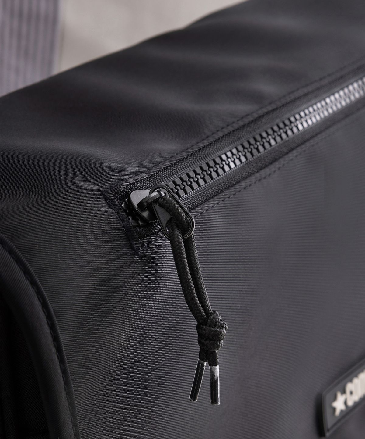 컨버스(CONVERSE) 스타 나일론 메신저 백 블랙 UA5992-023