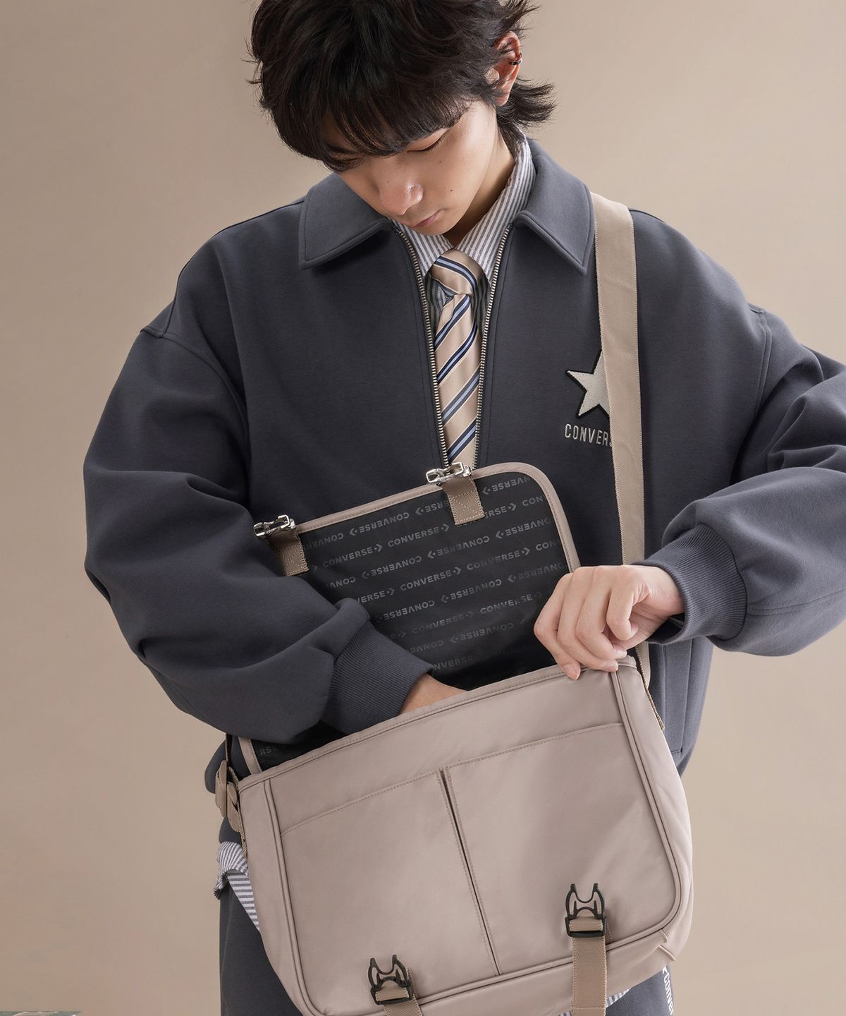 컨버스(CONVERSE) 스타 나일론 메신저 백 빈티지 카고 UA5992-X9V