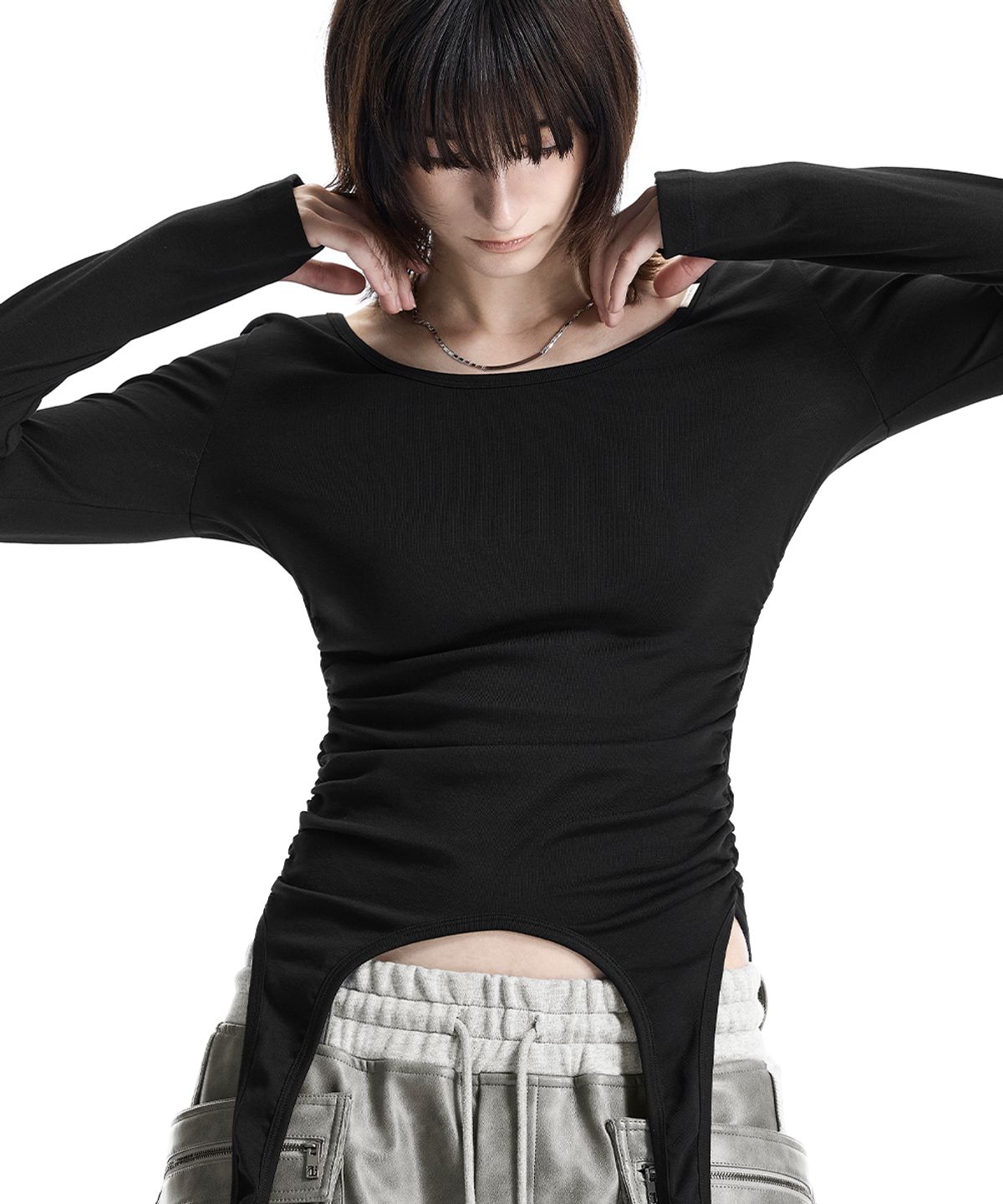 트리밍버드(TREEMINGBIRD) Garter-Hem Long-Sleeve Top [ Black ]
