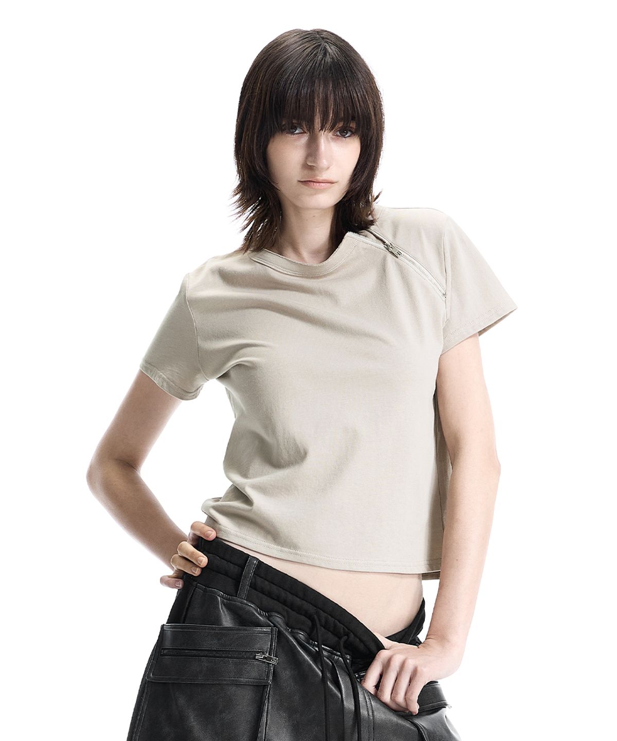 트리밍버드(TREEMINGBIRD) Zip Detail Slim Fit T-shirt [ Beige ]