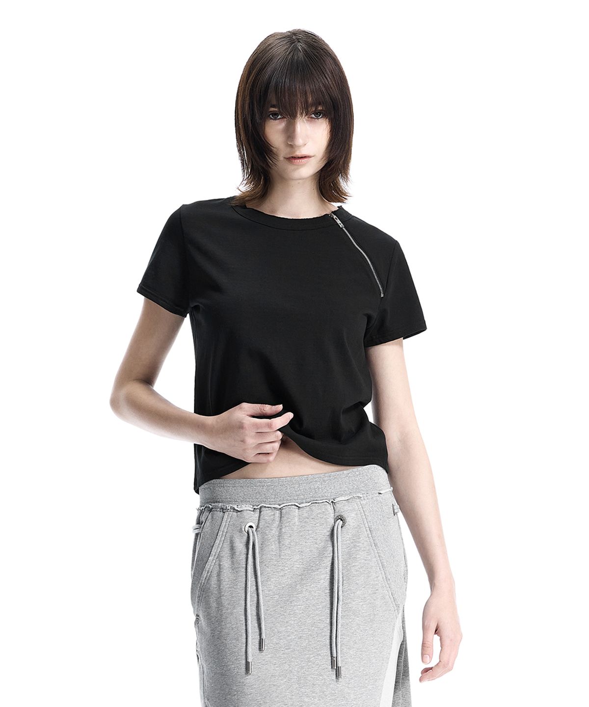 트리밍버드(TREEMINGBIRD) Zip Detail Slim Fit T-shirt [ Black ]