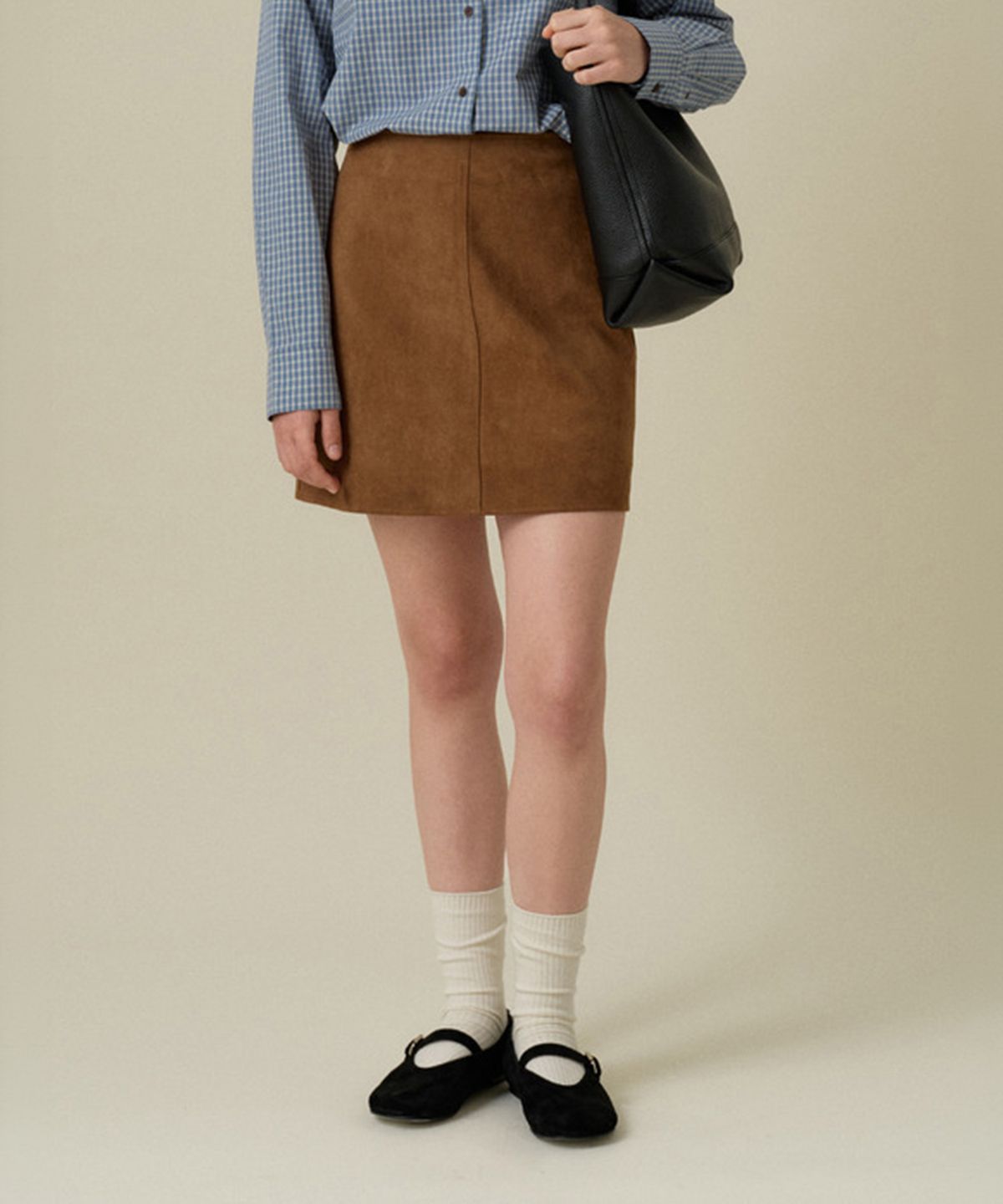 망고매니플리즈(MANGO MANY PLEASE) OIL SUEDE MINI SKIRT_CAMEL BROWN