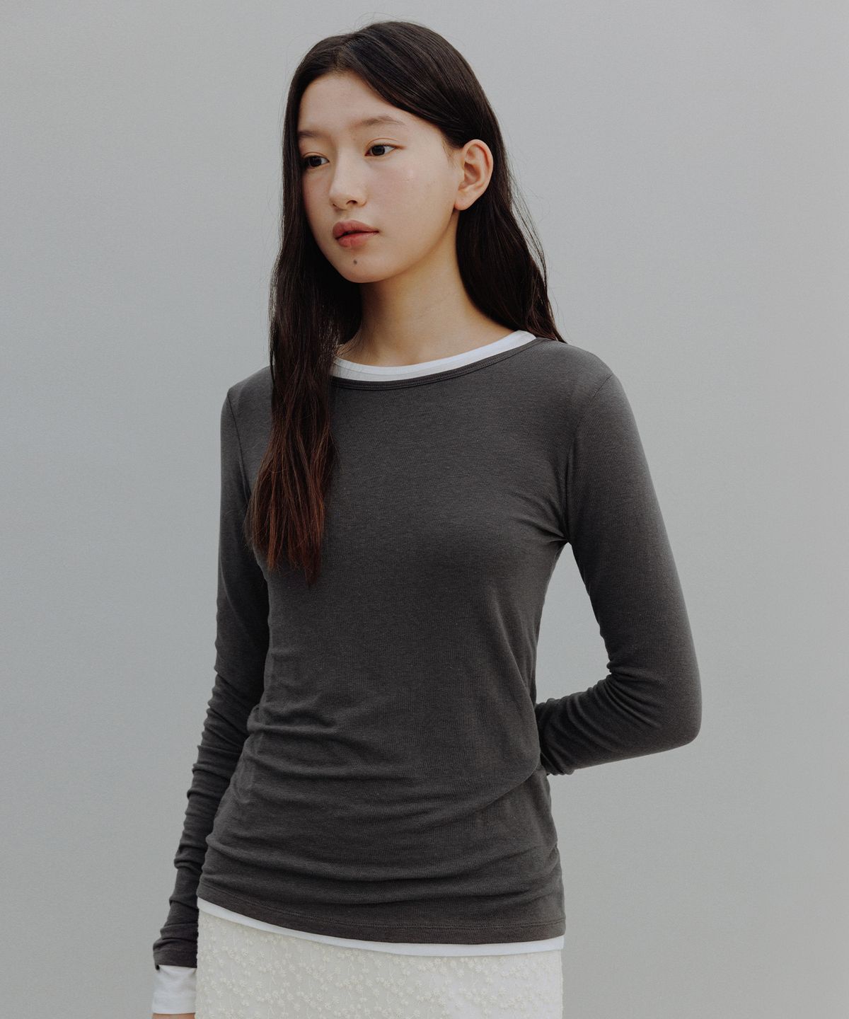 망고매니플리즈(MANGO MANY PLEASE) NILAH LAYERED TEE_CHARCOAL