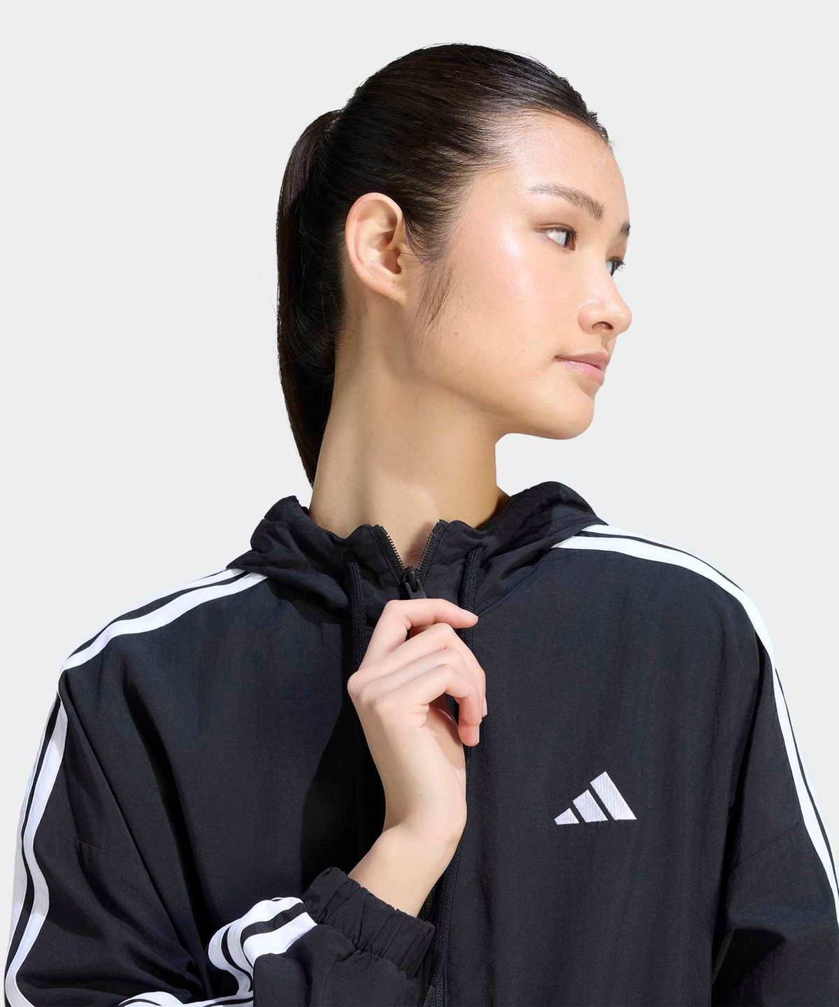 아디다스(ADIDAS) 에센셜 3-스트라이프 우븐 윈드브레이커 - 블랙:화이트 / KF8430