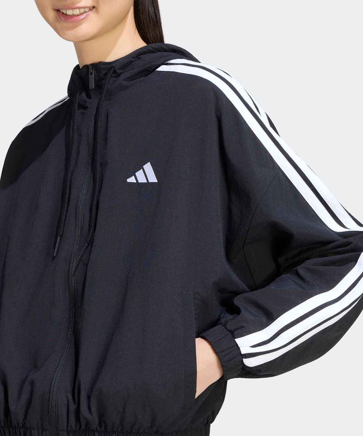 아디다스(ADIDAS) 에센셜 3-스트라이프 우븐 윈드브레이커 - 블랙:화이트 / KF8430