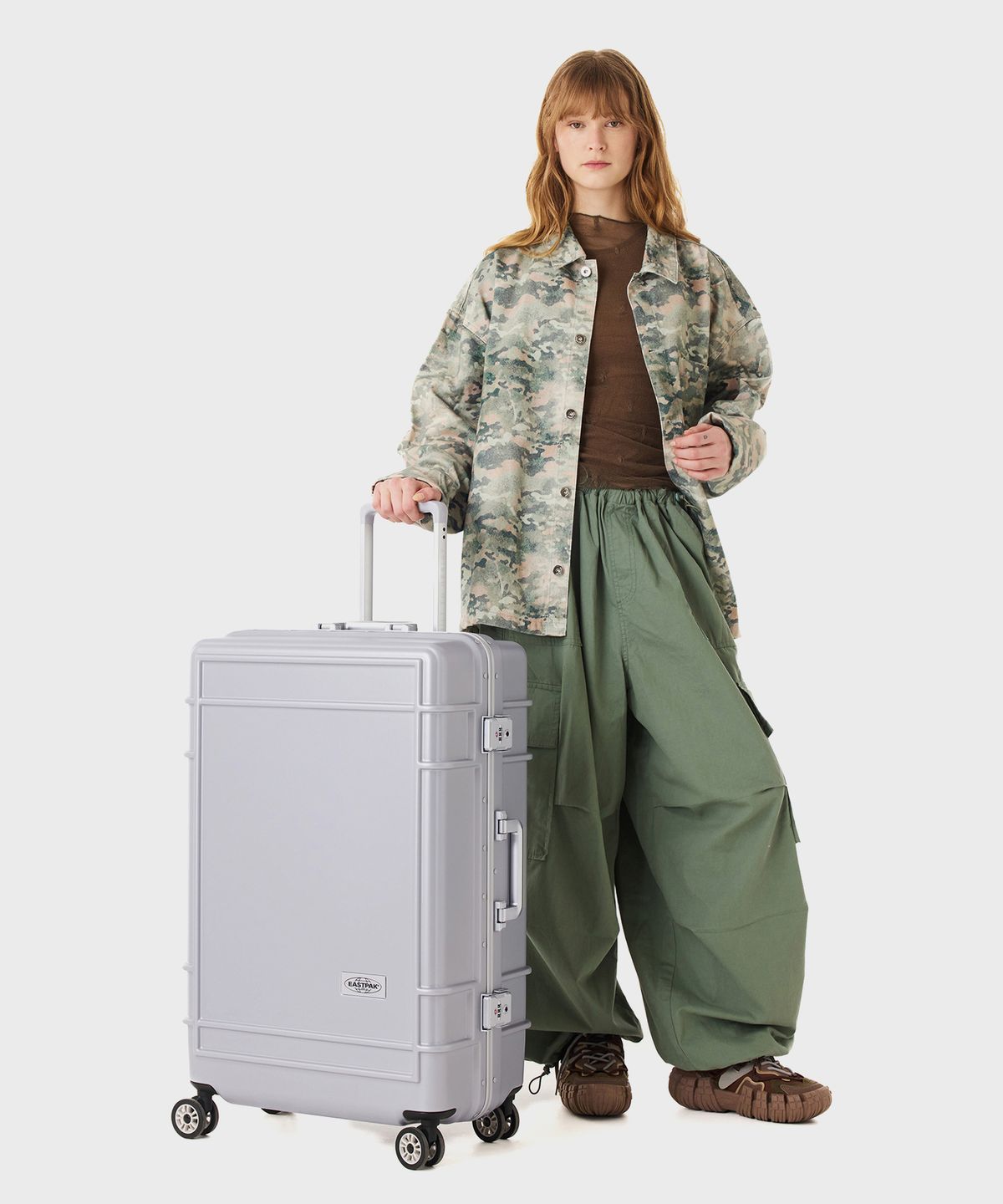 이스트팩(EASTPAK) 리지스트케이스L Metal Silver