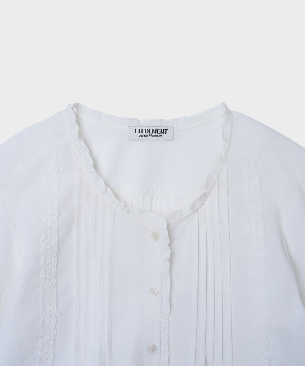 튜드먼트(TTUDEMENT) PINTUCK LACE FRILL BLOUSE_IVORY