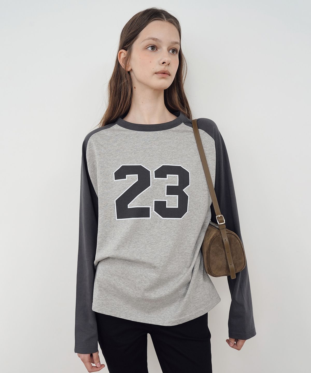 튜드먼트(TTUDEMENT) 50s RAGLAN GRAPHIC T-SHIRT_CHARCOAL