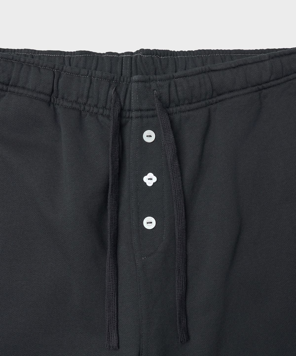튜드먼트(TTUDEMENT) TT LOGO SWEATPANTS_CHARCOAL