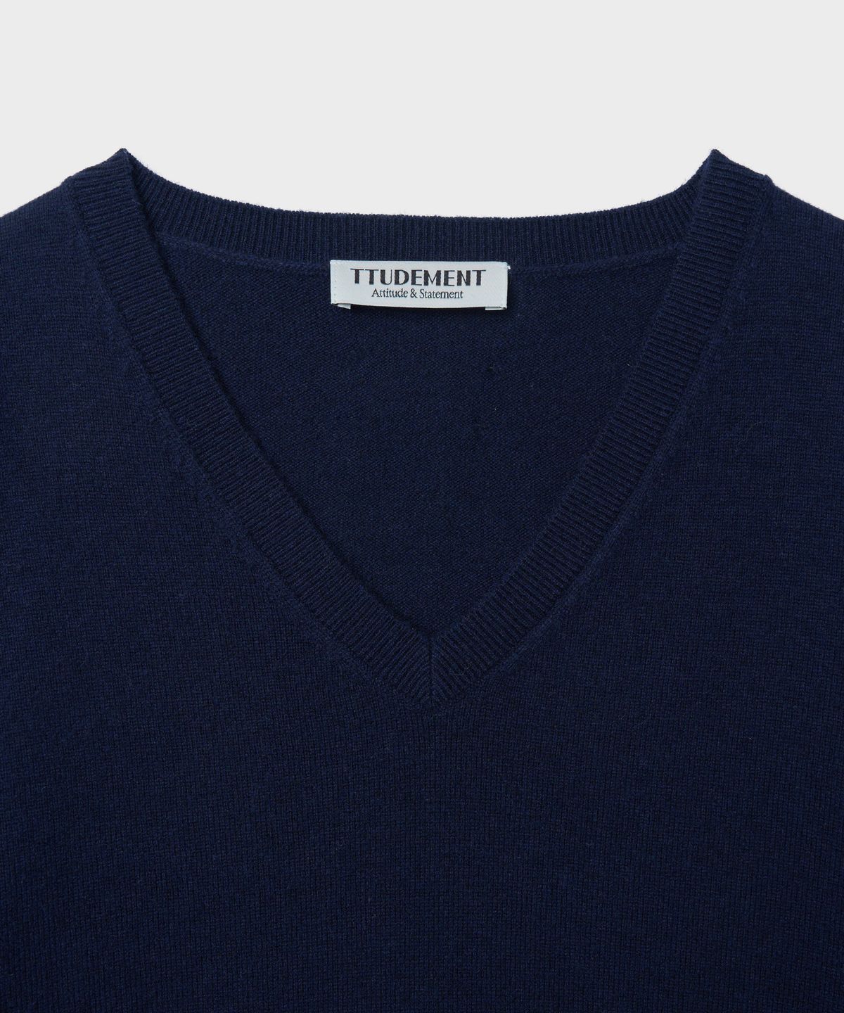 튜드먼트(TTUDEMENT) ESSENTIAL CASH BLEND V-NECK KNIT_NAVY