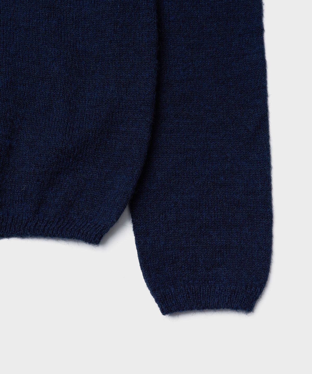 튜드먼트(TTUDEMENT) HAIRY WOOL ROUND CARDIGAN_NAVY