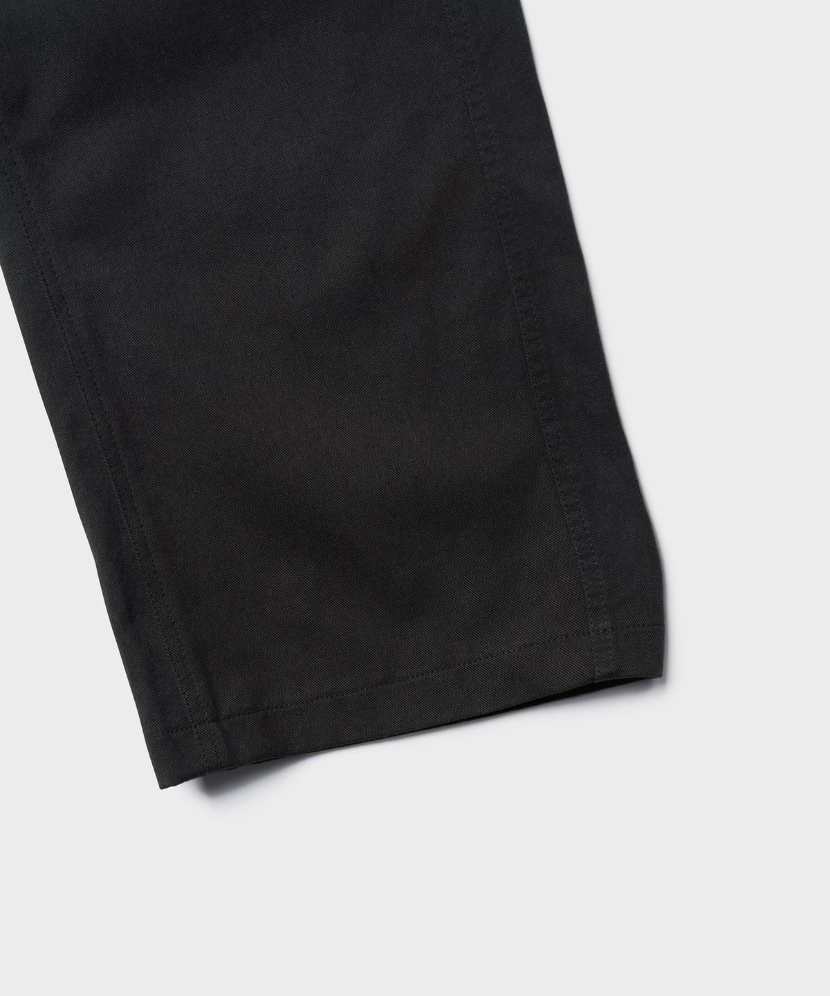 튜드먼트(TTUDEMENT) COTTON CURVED PANTS_CHARCOAL