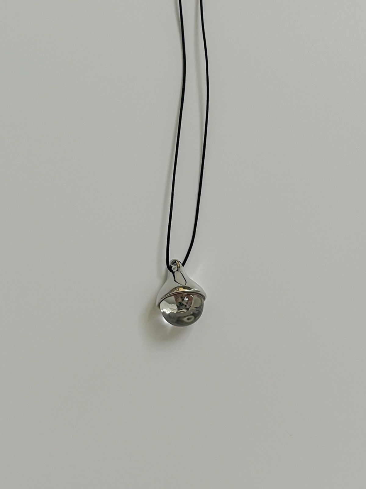 소수(SOSOO) Ouartz Drop Point Necklace [Clear]