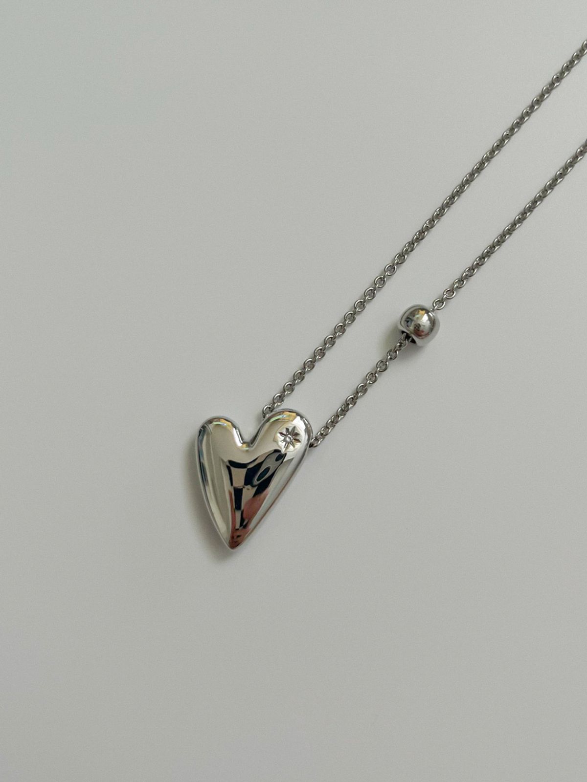 소수(SOSOO) Bold Heart Crystal Necklace