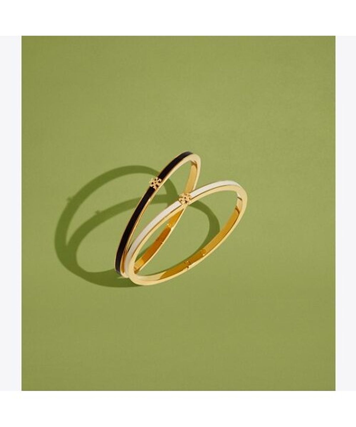 토리버치(TORYBURCH) 씬 아이콘 이나멜 브레이슬릿 - 토리 골드 / 블랙