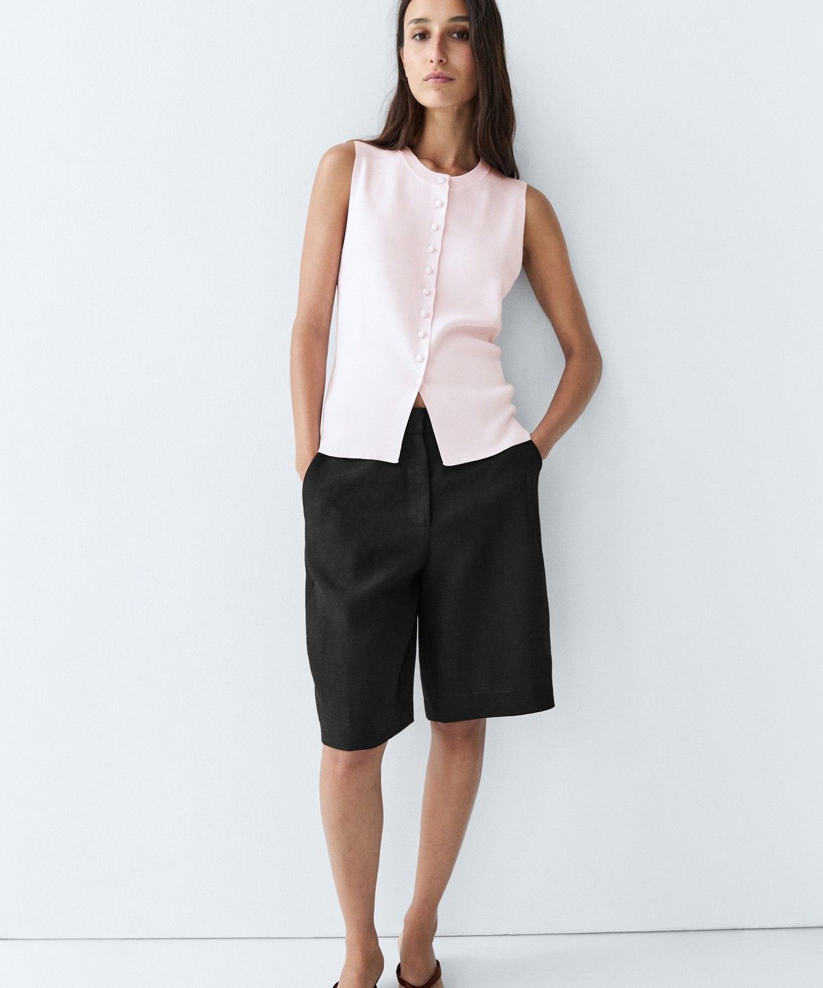 마시모두띠(MASSIMO DUTTI) 라인드 버튼 파인 니트 베스트