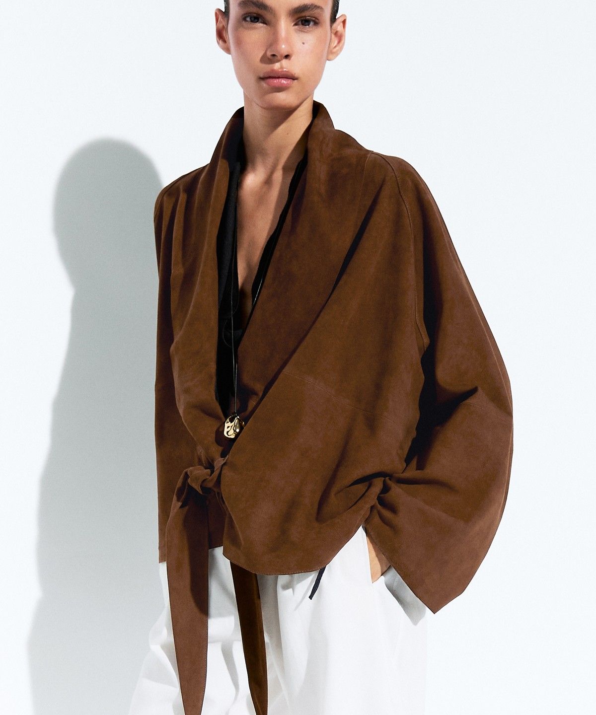 마시모두띠(MASSIMO DUTTI) 스웨이드 레더 매듭 기모노