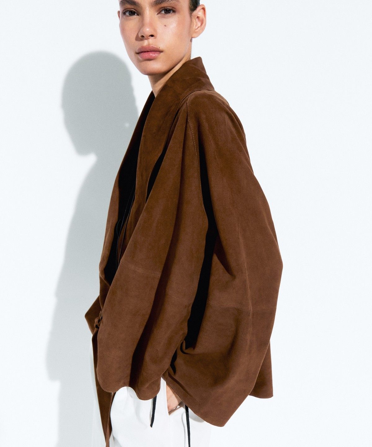 마시모두띠(MASSIMO DUTTI) 스웨이드 레더 매듭 기모노