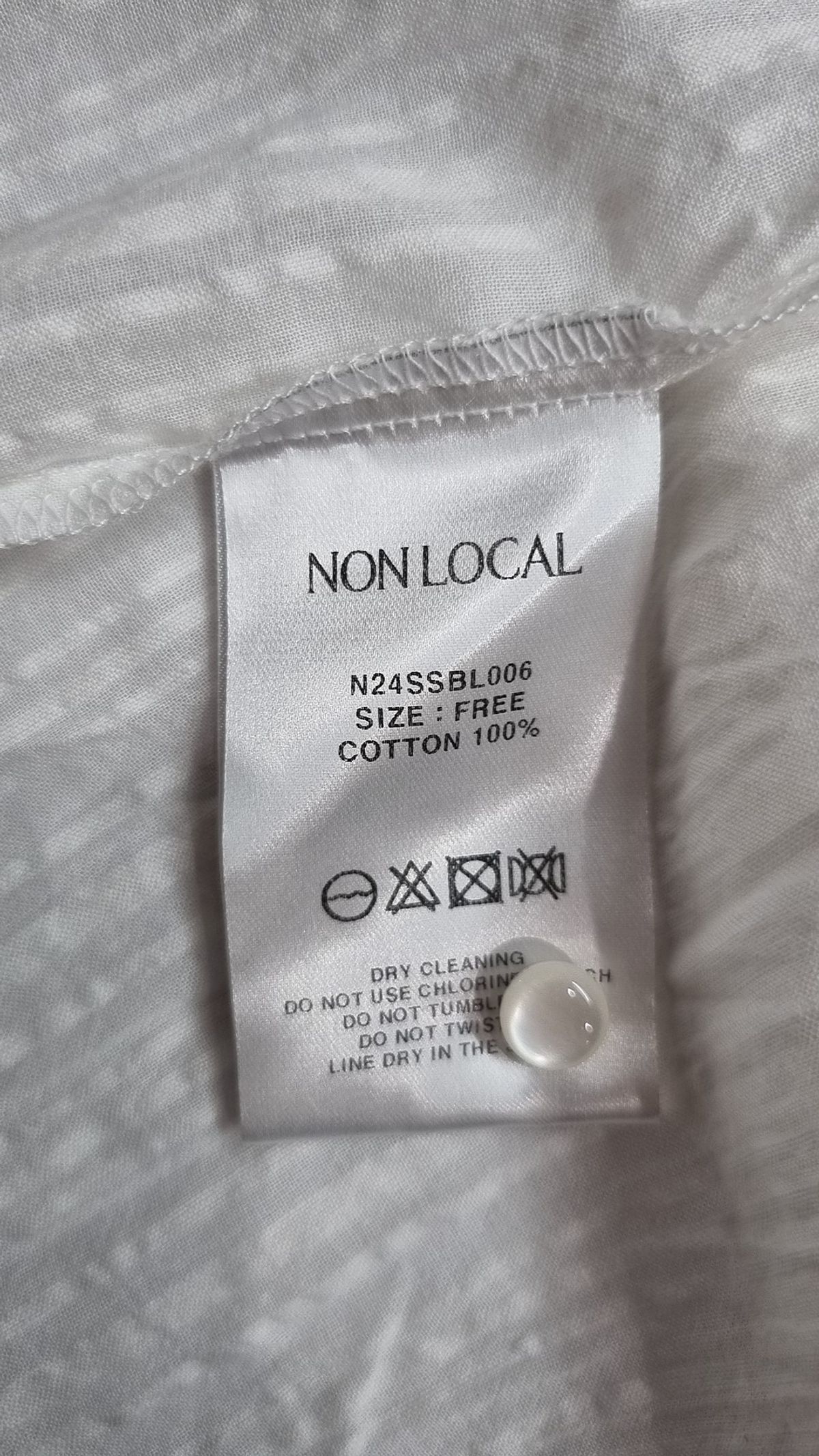 논로컬(NONLOCAL) Mini Frill Pintuck Blouse - White FREE