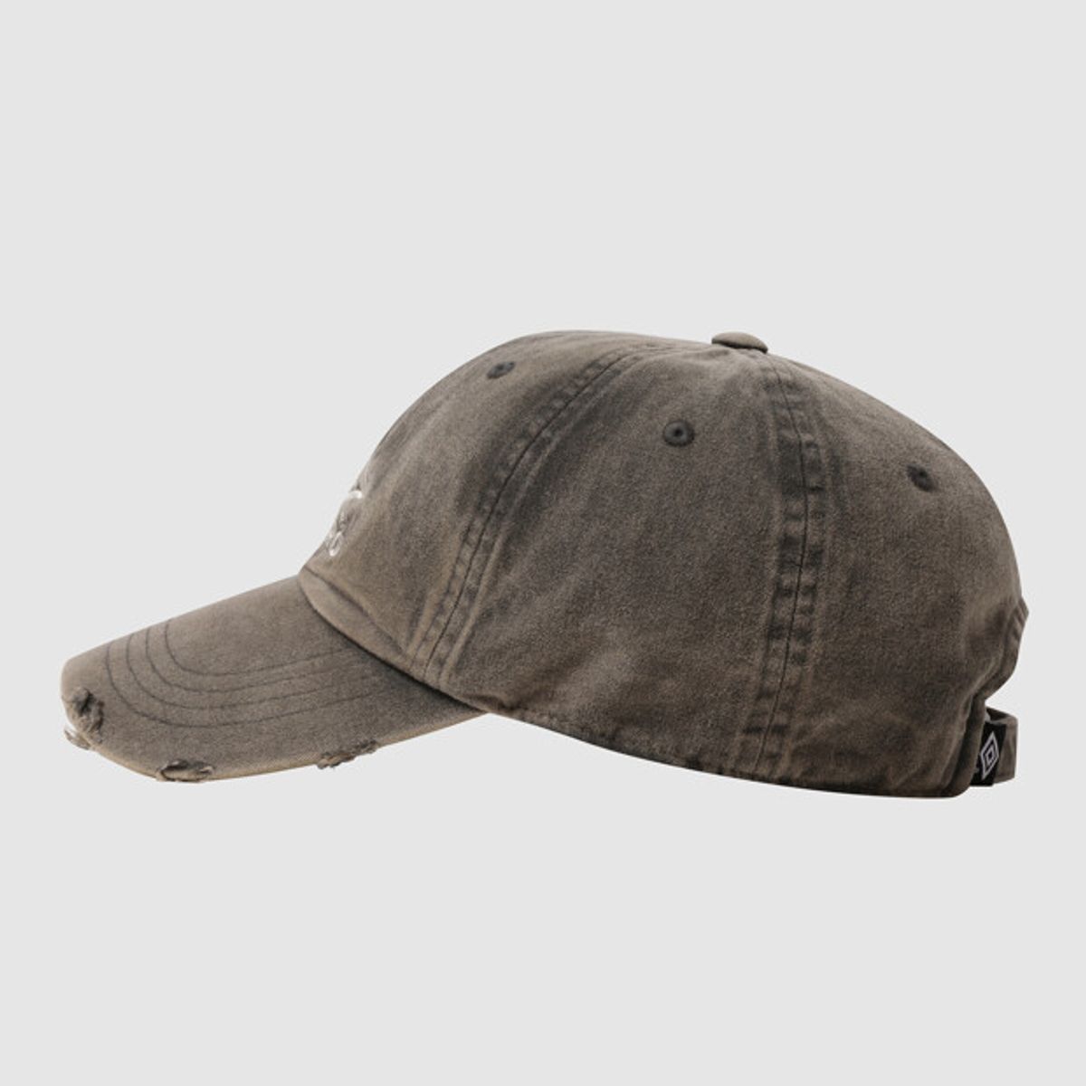 엄브로(UMBRO) 에센셜 데미지 워싱 볼캡 브라운 UR323CCP94