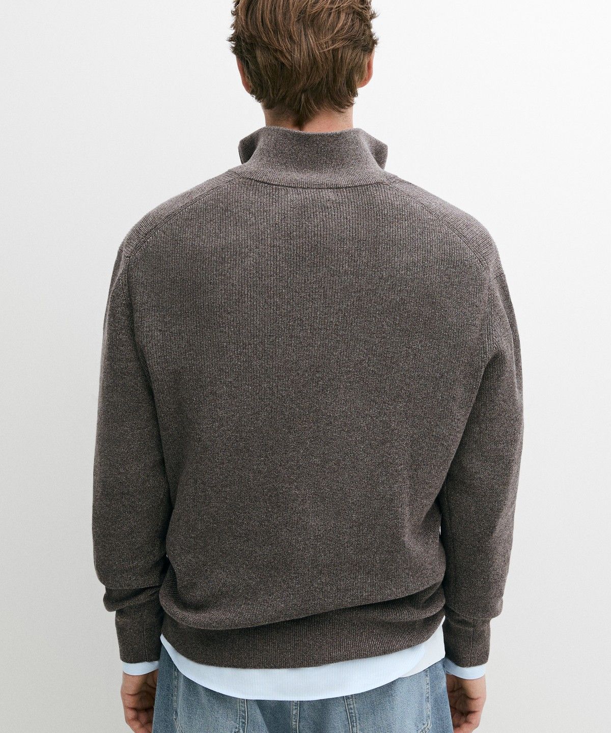 마시모두띠(MASSIMO DUTTI) 지퍼 디테일 모크넥 니트 스웨터