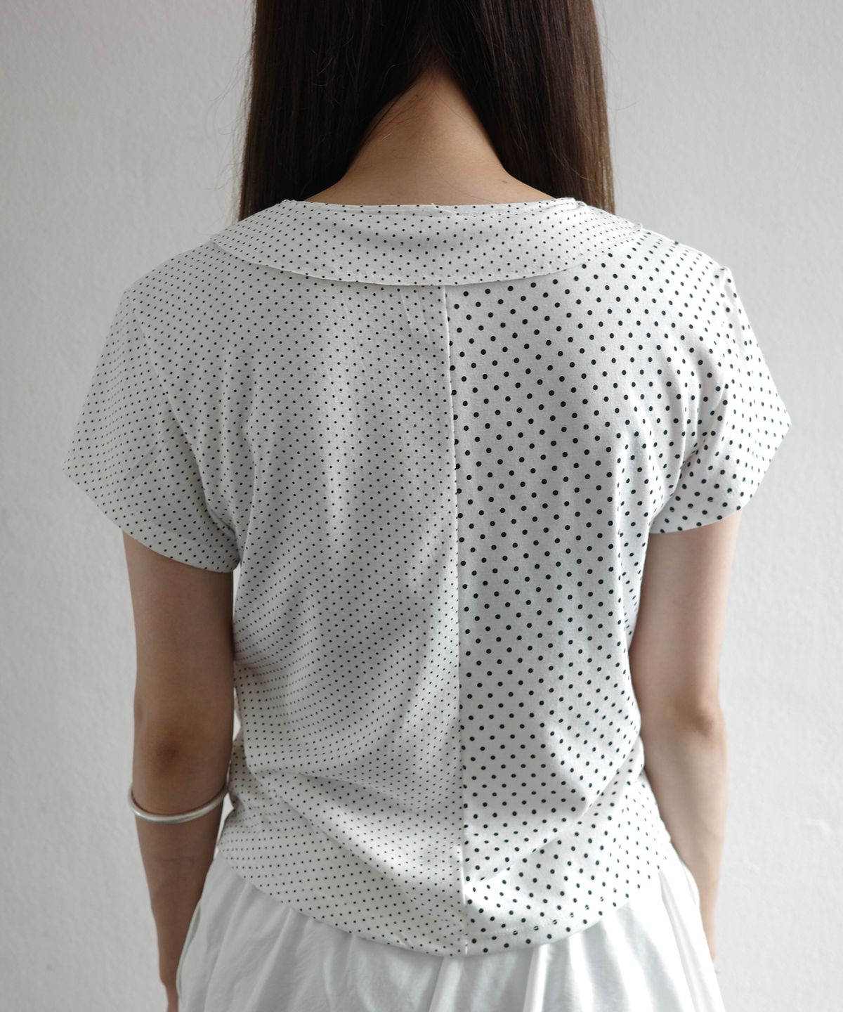 이서이(ESEOE) half dots collar t-shirt