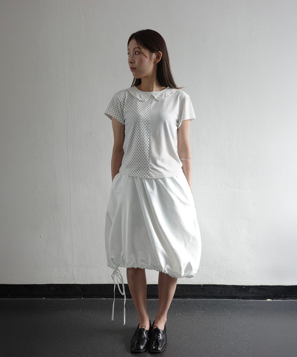 이서이(ESEOE) half dots collar t-shirt