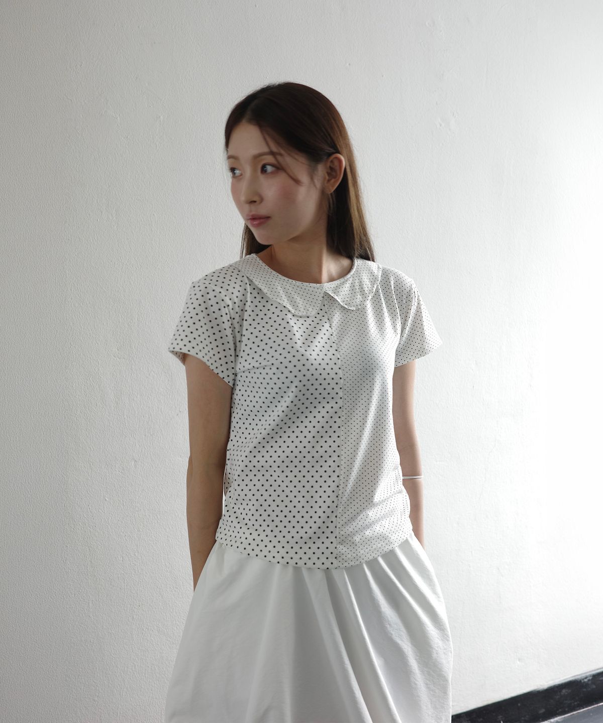 이서이(ESEOE) half dots collar t-shirt