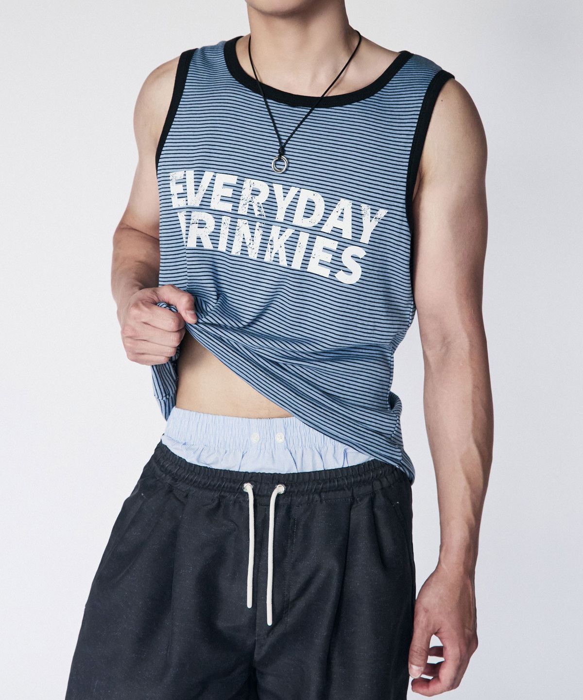 드렁크텍스트(DRUNKTXT) [Drunktxt X Khaki Studio] Drinkies Stripe Tank Top [Sky Blue]