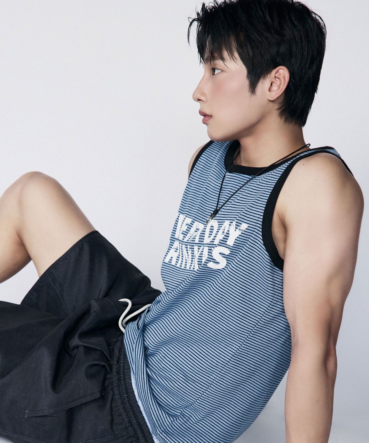 드렁크텍스트(DRUNKTXT) [Drunktxt X Khaki Studio] Drinkies Stripe Tank Top [Sky Blue]