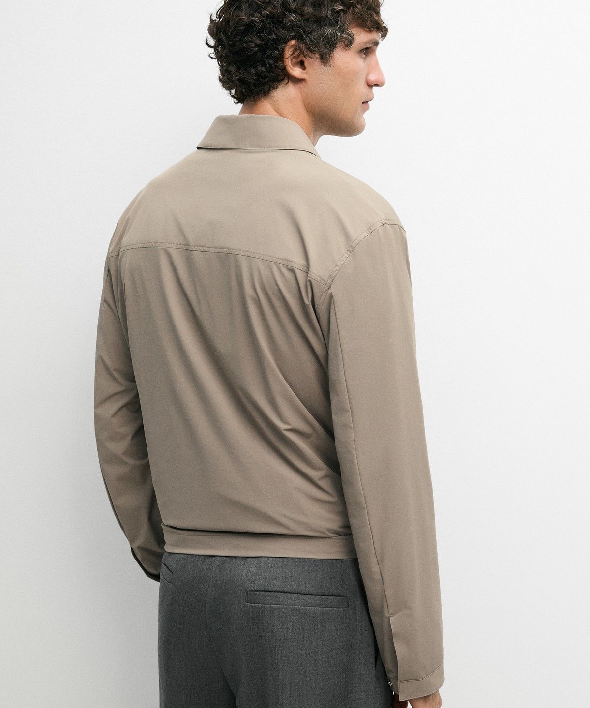 마시모두띠(MASSIMO DUTTI) 라이트웨이트 크롭 재킷