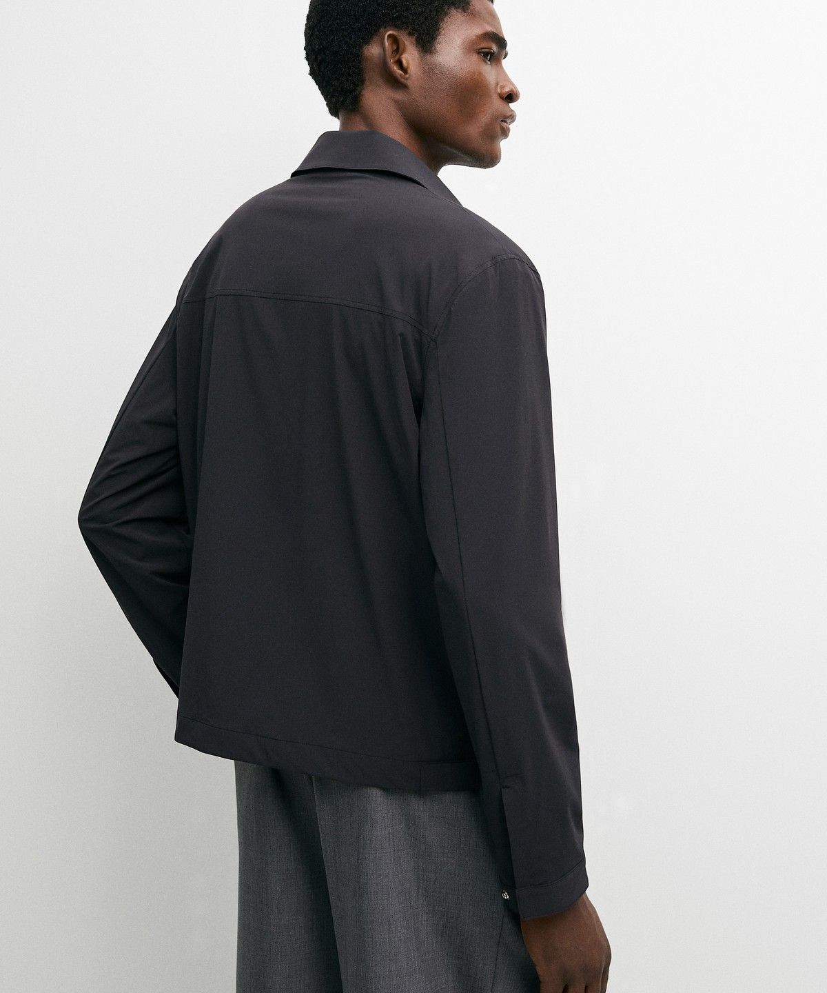 마시모두띠(MASSIMO DUTTI) 라이트웨이트 크롭 재킷